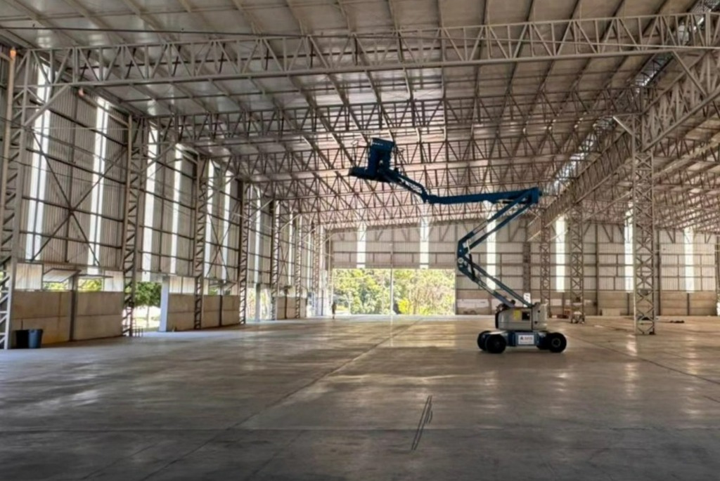 Obras do Centro de Eventos João Fontana são retomadas após liberação judicial