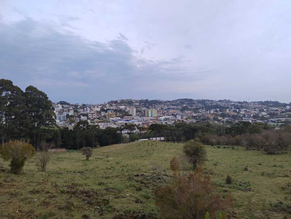 Quinta-feira terá chuva forte e risco de temporais