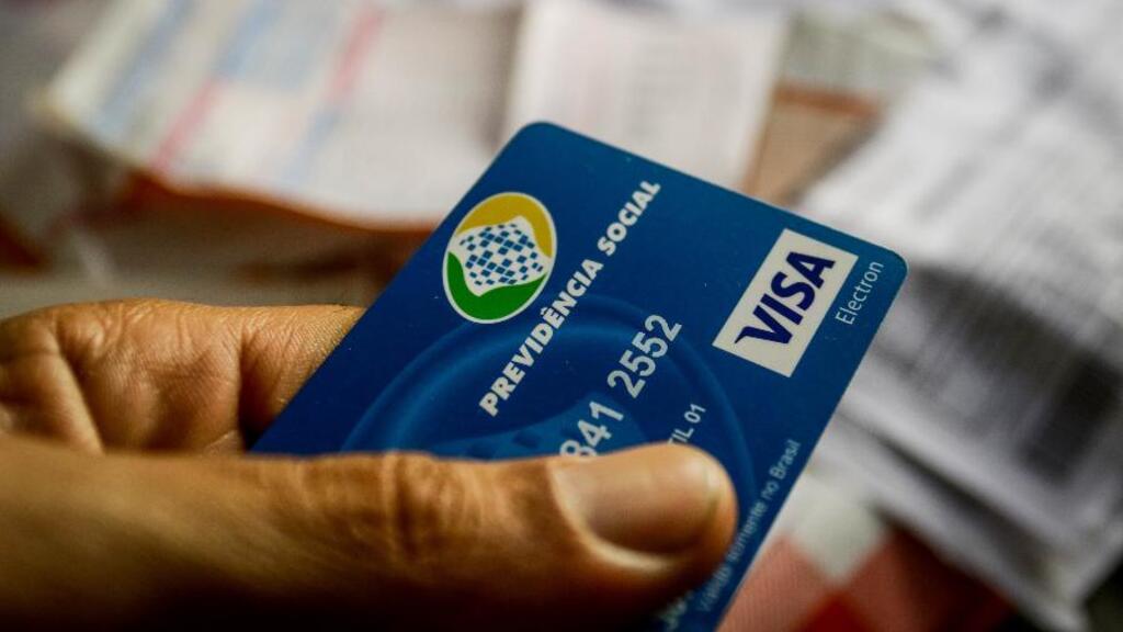 Aposentados e pensionistas têm até segunda-feira (21) para aderir a acordo de ressarcimento por descontos indevidos do INSS
