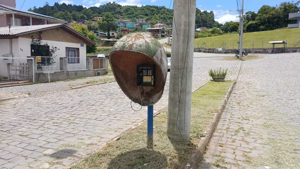 Última chamada; o orelhão que conta histórias do passado entra em fase de extinção