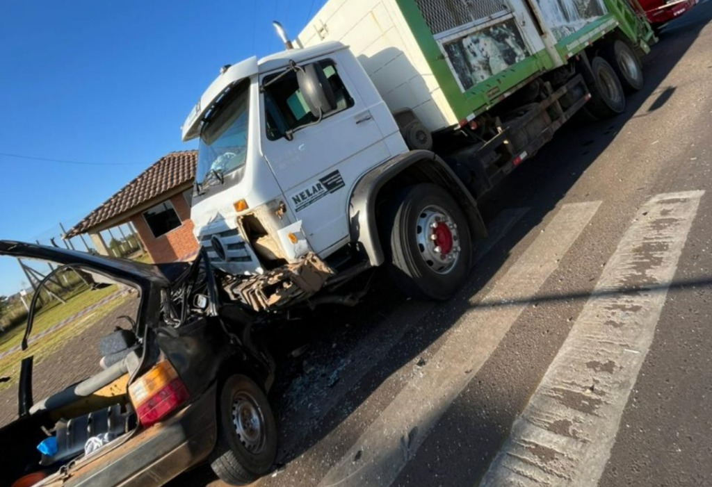 Caminhão da empresa Nelar, de São Marcos, se envolve em grave acidente com morte em Vacaria