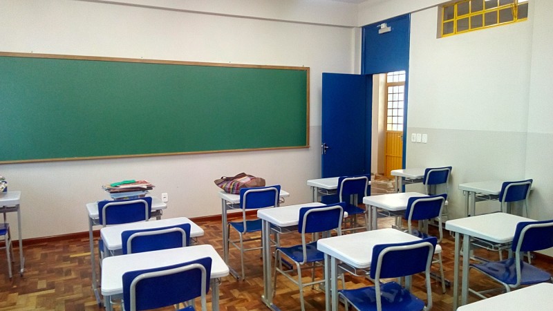 Governo gaúcho aguarda decisão e as aulas seguem adiadas