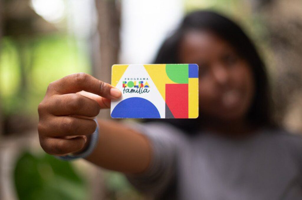 Caixa começa a pagar Bolsa Família de outubro