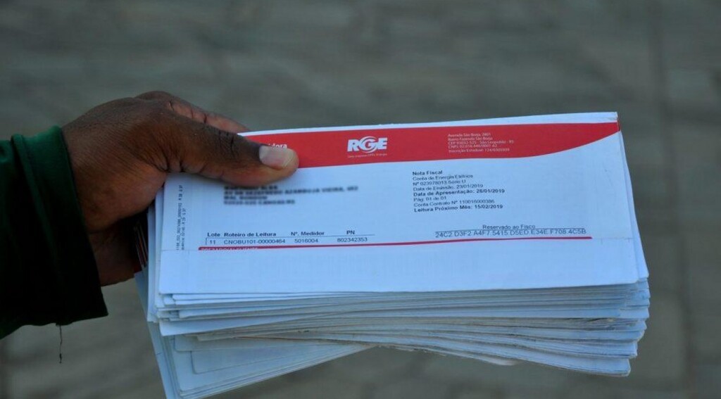Fevereiro seguirá com bandeira tarifária verde na conta de luz