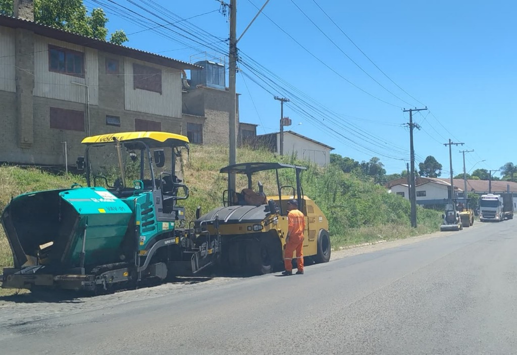 DAER realiza obras de recuperação na Rodovia Padre Pedro Rizzon, no trecho entre São Marcos e Criúva