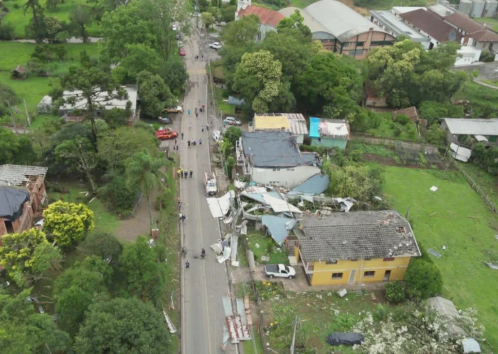 Da Serra ao Norte do Estado: tempestades e alagamentos marcam o dia 23 de dezembro no Rio Grande do Sul