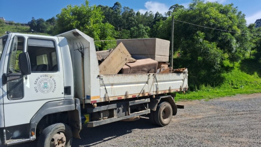 Prefeitura de São Marcos realiza recolhimento programado de móveis e galhos