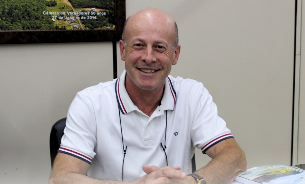 Vereador Celso Pedrotti está afastado da Câmara para tratar de câncer no intestino; Marlise Ruivo assume cadeira temporariamente