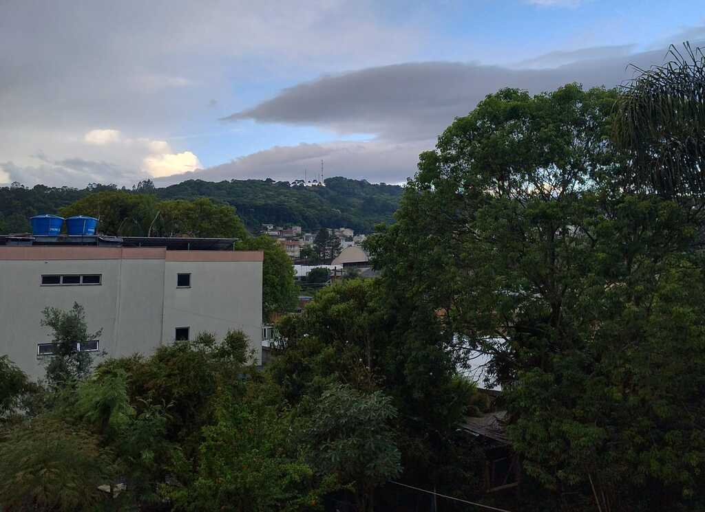 Sol predomina e temperaturas sobem nesta terça-feira