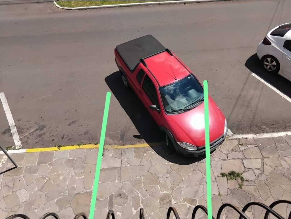 Moradores contestam nova pintura viária em frente a garagem no Centro e prefeitura afirma que intervenção segue legislação